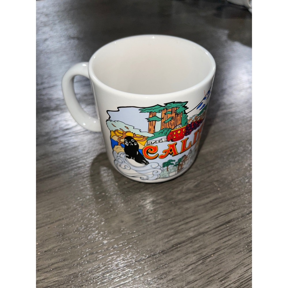 Smith-Western Unisex White California Souvenir Mug Vintage Graphic Bear